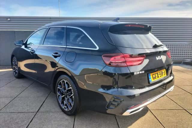 Kia Ceed Sportswagon (2024) thumbnail 2