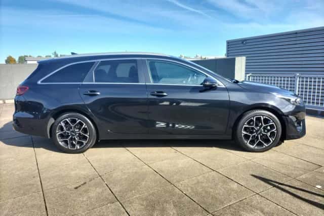 Kia Ceed Sportswagon (2024) thumbnail 4