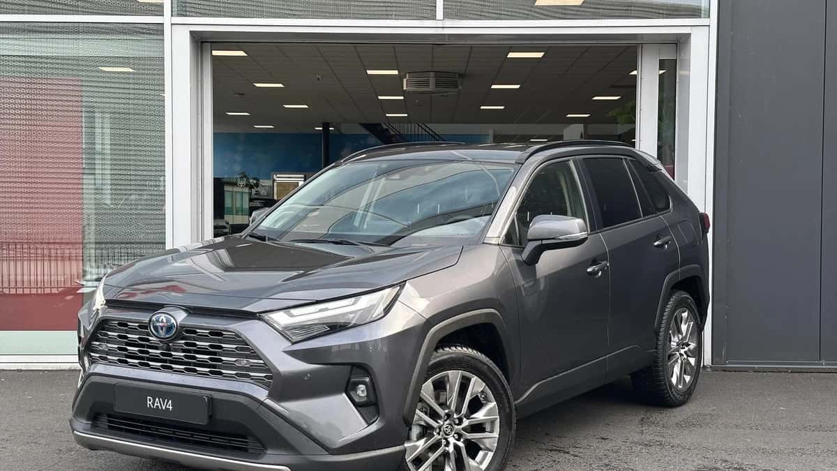Toyota RAV4 (2022) — foto 1