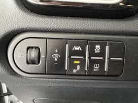 Kia Ceed (2022) thumbnail 4