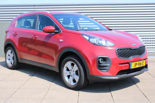 Kia Sportage (2016) thumbnail 2