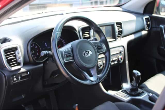 Kia Sportage (2016) thumbnail 16