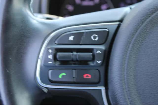 Kia Sportage (2016) thumbnail 22