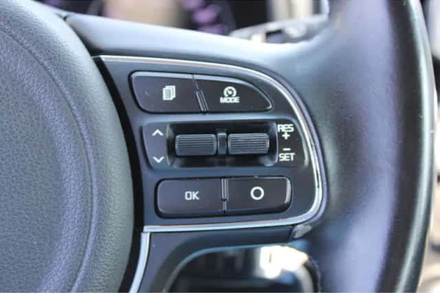 Kia Sportage (2016) thumbnail 24