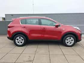 Kia Sportage (2016) thumbnail 40