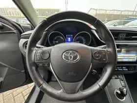 Toyota Auris (2015) thumbnail 12