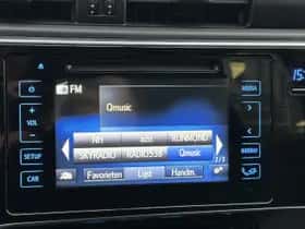 Toyota Auris (2015) thumbnail 14