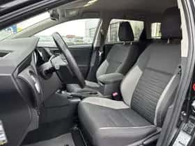 Toyota Auris (2015) thumbnail 39
