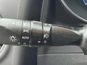 Toyota Auris (2015) thumbnail 45
