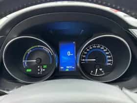 Toyota Auris (2015) thumbnail 6