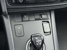 Toyota Auris (2015) thumbnail 56