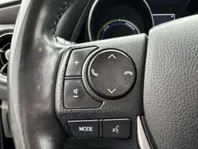 Toyota Auris (2015) thumbnail 7
