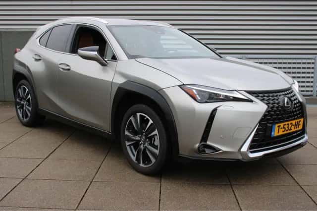 Lexus UX (2023) thumbnail 2