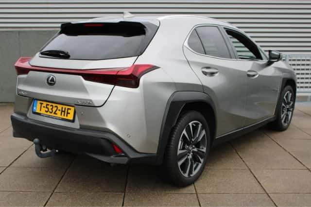 Lexus UX (2023) thumbnail 7