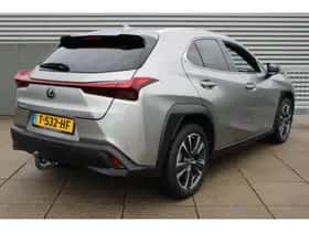 Lexus UX (2023) thumbnail 7