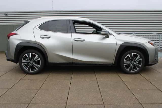 Lexus UX (2023) thumbnail 8