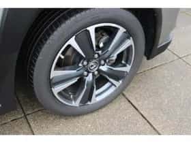 Lexus UX (2023) thumbnail 9
