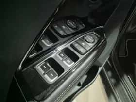 Kia Niro (2020) thumbnail 24