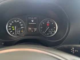 Mercedes-Benz Vito (2023) thumbnail 30