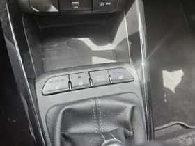 Kia Stonic (2024) thumbnail 31
