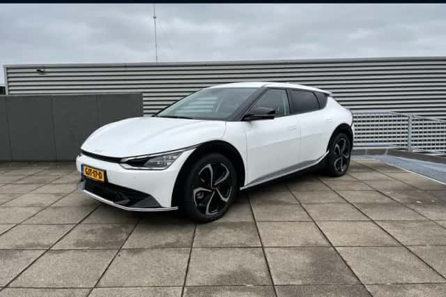 Kia EV6 (2024) thumbnail 1