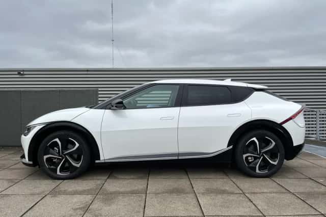 Kia EV6 (2024) thumbnail 2