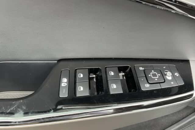 Kia EV6 (2024) thumbnail 13