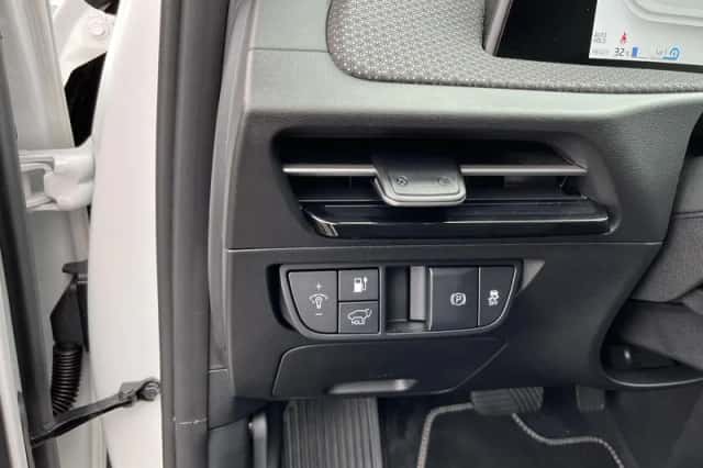 Kia EV6 (2024) thumbnail 17
