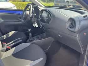 Toyota Aygo (2023) thumbnail 42