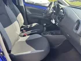 Toyota Aygo (2023) thumbnail 43