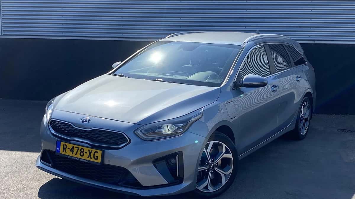 Kia Ceed Sportswagon (2021) — foto 1