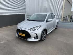 Toyota Yaris (2020) thumbnail 3