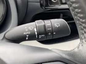 Toyota Yaris (2020) thumbnail 80