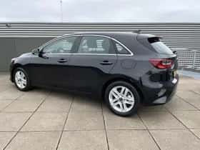 Kia Ceed (2018) thumbnail 3