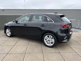 Kia Ceed (2018) thumbnail 26