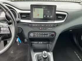 Kia Ceed (2018) thumbnail 35