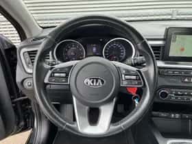 Kia Ceed (2018) thumbnail 10