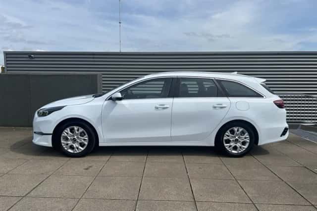 Kia Ceed Sportswagon (2024) thumbnail 2