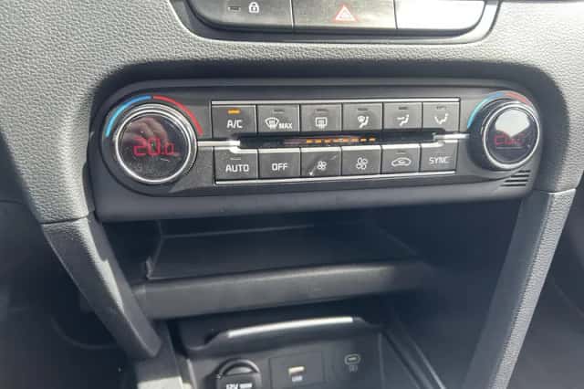 Kia Ceed Sportswagon (2024) thumbnail 17