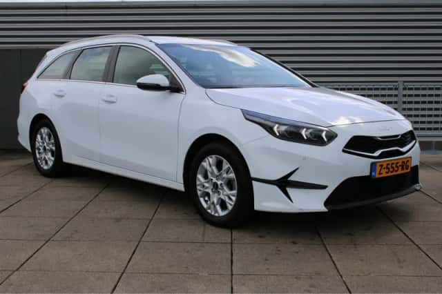 Kia Ceed Sportswagon (2024) thumbnail 3