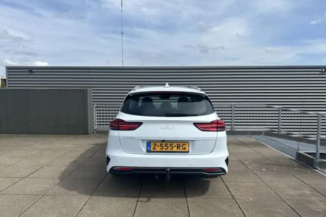 Kia Ceed Sportswagon (2024) thumbnail 4