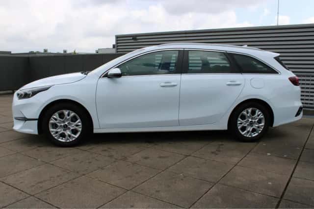 Kia Ceed Sportswagon (2024) thumbnail 4