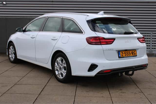 Kia Ceed Sportswagon (2024) thumbnail 5