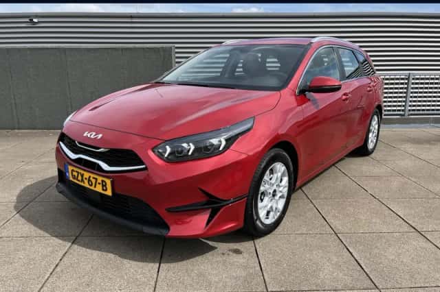 Kia Ceed Sportswagon (2025) thumbnail 1