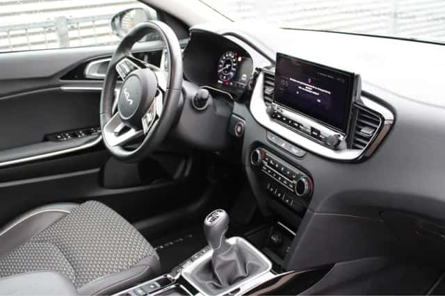 Kia Ceed Sportswagon (2024) thumbnail 11
