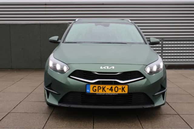 Kia Ceed Sportswagon (2024) thumbnail 3