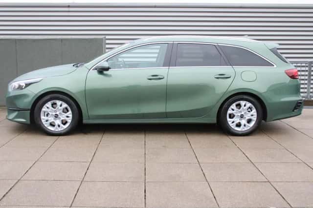 Kia Ceed Sportswagon (2024) thumbnail 4