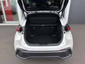 Toyota C-HR (2024) thumbnail 62