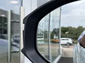 Toyota C-HR (2024) thumbnail 9