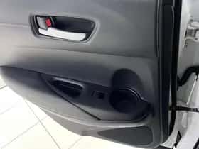 Toyota Corolla-cross (2024) thumbnail 74